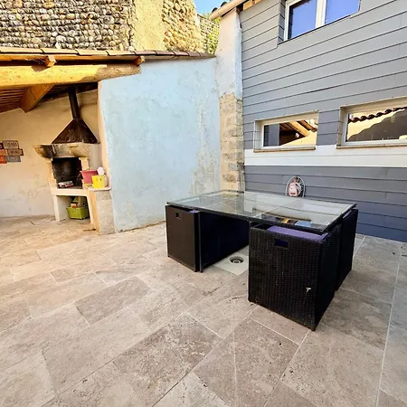 L'ecrin De Valensole, Charme & Terrasse *